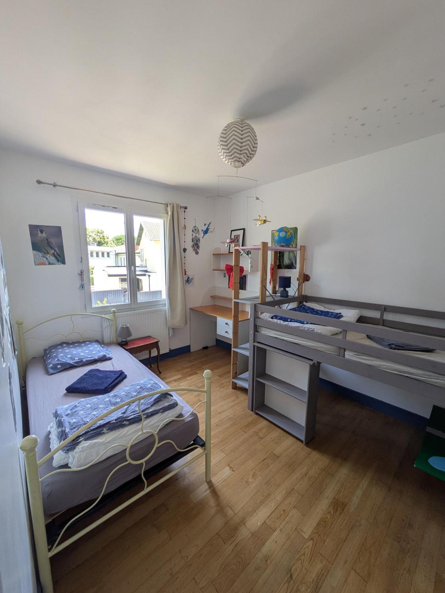 Belle Maison, Beau Quartier, Piscine, Proche Centre, 5 *