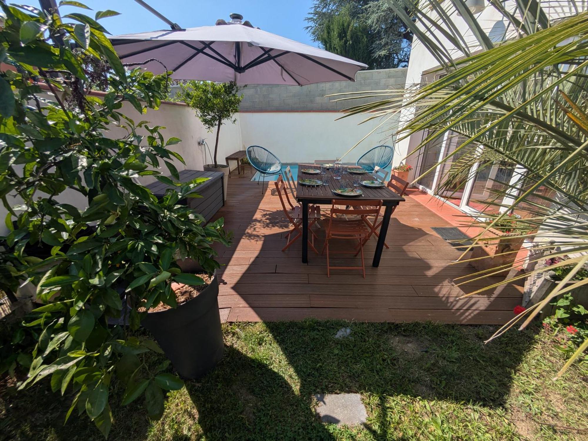 Belle Maison, Beau Quartier, Piscine, Proche Centre, 5 Villa